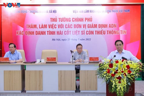 Pham Minh Chinh: la recherche et l’identification des soldats morts pour la patrie sont une mission politique importante - ảnh 1