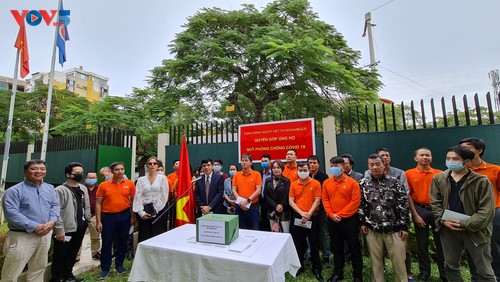 Cộng đồng người Việt Nam tại Mozambique quyên góp ủng hộ Quỹ phòng chống COVID-19  - ảnh 1