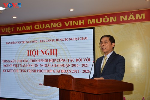 Ban Dân vận TƯ và Ban Cán sự đảng Bộ Ngoại giao tăng cường phối hợp về công tác với người Việt Nam ở nước ngoài  - ảnh 2