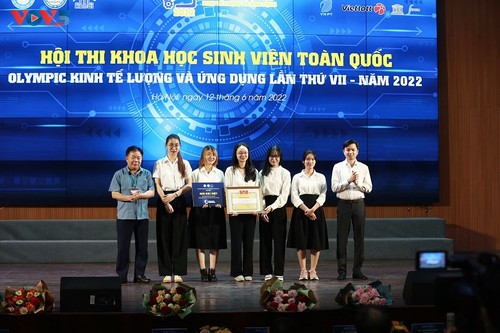 Đại học Ngoại thương cơ sở 2 giành giải cao nhất Olympic Kinh tế lượng và ứng dụng năm 2022 - ảnh 1