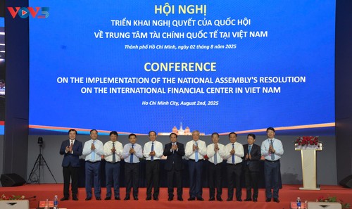 Thủ tướng chủ trì Hội nghị triển khai Nghị quyết của Quốc hội về Trung tâm Tài chính Quốc tế tại Việt Nam - ảnh 1