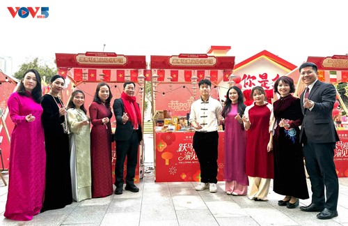 Hương vị Việt Nam lan tỏa tại Hội chợ quốc tế mùa Xuân ở Trùng Khánh, Trung Quốc - ảnh 2