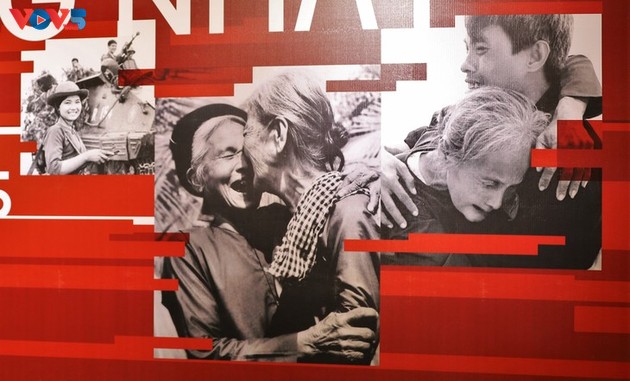 “Memories of Reunification Day” exhibition featured in Hanoi Museum 