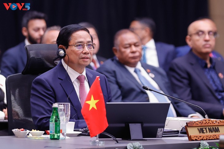 Cumbre de la ASEAN: Pham Minh Chinh propone tres prioridades para la cooperación regional - ảnh 1