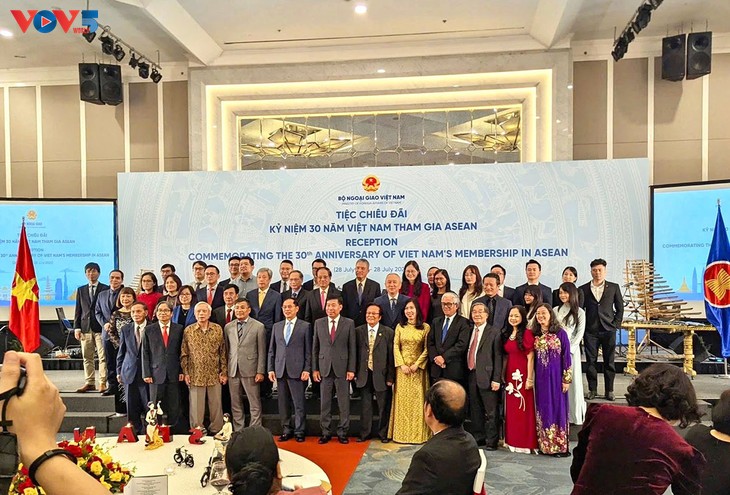Vietnam y su compromiso firme con la ASEAN - ảnh 3