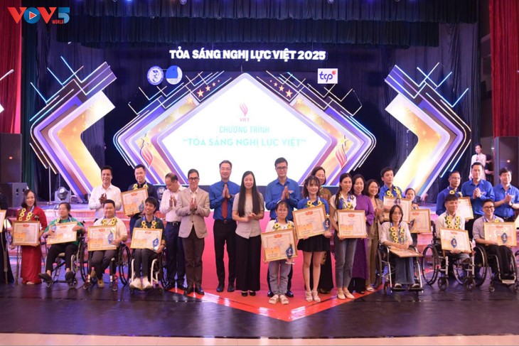 Brilla la Voluntad de Vietnam: homenaje a 25 jóvenes discapacitados ejemplares - ảnh 1