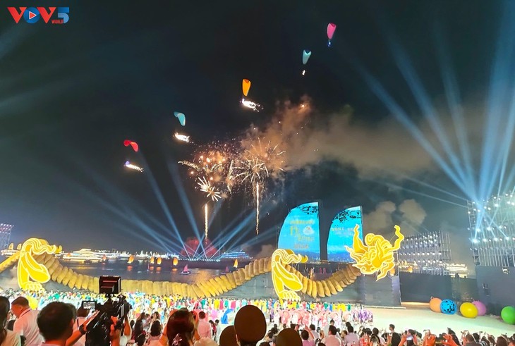 Quang Ninh acoge una serie de eventos atractivos durante días de vacaciones nacionales - ảnh 1