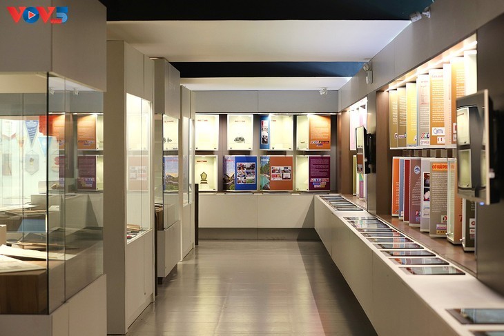 Un siglo de periodismo vietnamita: recuerdos vivos en el Museo de la Prensa - ảnh 17