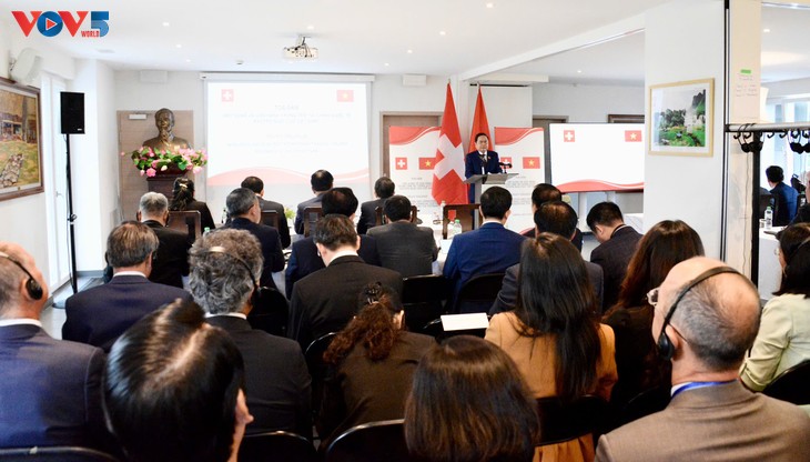 Vietnam recurre a la experiencia suiza para impulsar su Centro Financiero Internacional - ảnh 2