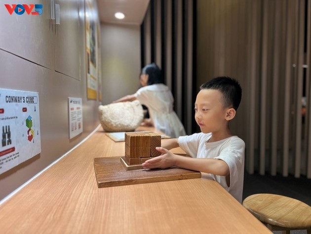 ExploraScience Quy Nhon hace que la ciencia sea accesible al público - ảnh 10