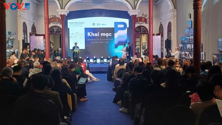 Celebrada la tercera edición de la Bienal Internacional de Fotografía “Photo Hanoi ’25” - ảnh 1