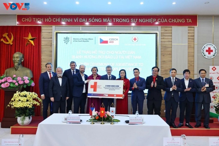 República Checa dona 142.800 dólares para recuperación de Vietnam tras inundaciones - ảnh 1
