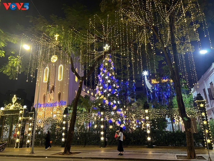 Una Navidad iluminada en Hanói - ảnh 15