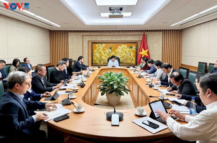 Viceprimer ministro de Vietnam reclama soluciones innovadoras para proyección empresarial internacional - ảnh 1