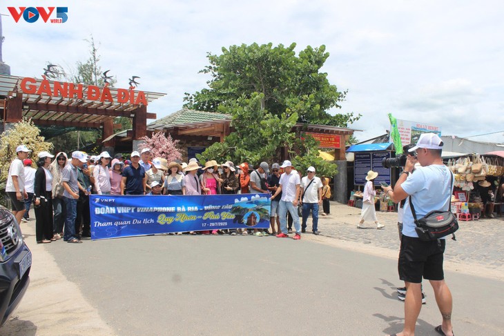 Nuevo impulso turístico entre Tay Nguyen y la Costa central del Sur - ảnh 3