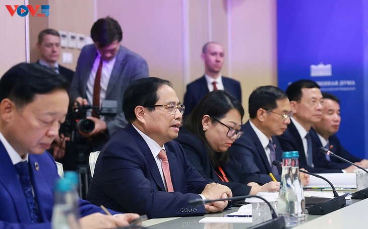 Primer Ministro de Vietnam recibidos por altos funcionarios rusos - ảnh 1