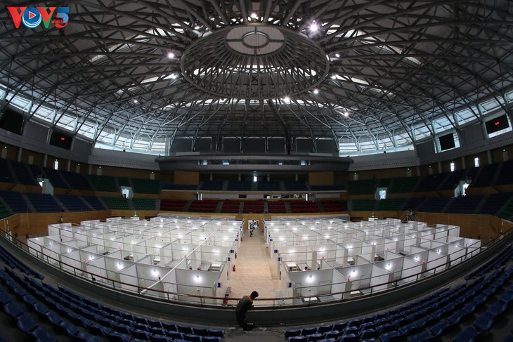 L’installation d’un hôpital de campagne à Danang - ảnh 6