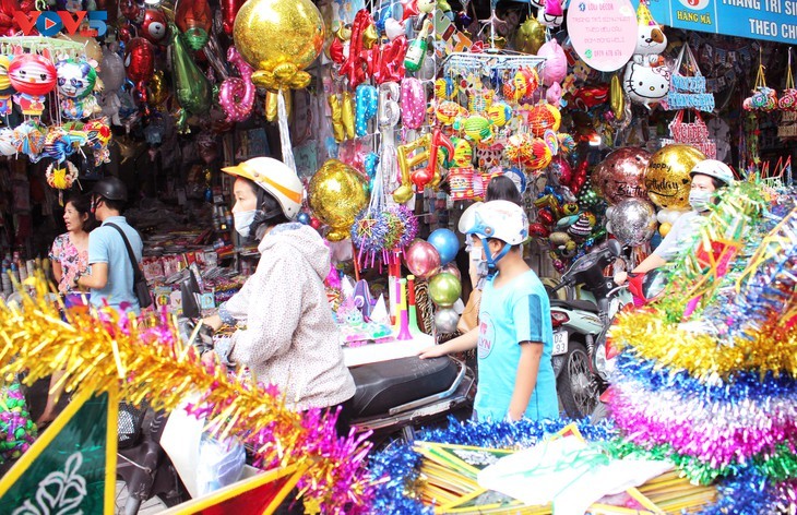 La fête de mi-automne bat son plein à Hanoi - ảnh 10