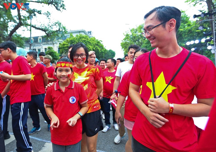 Un milliard de pas pour marquer l’unité et la fierté nationale au Vietnam - ảnh 2