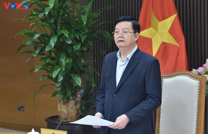 Deputy PM urges breakthroughs to ensure sustainable tourism growth - ảnh 1
