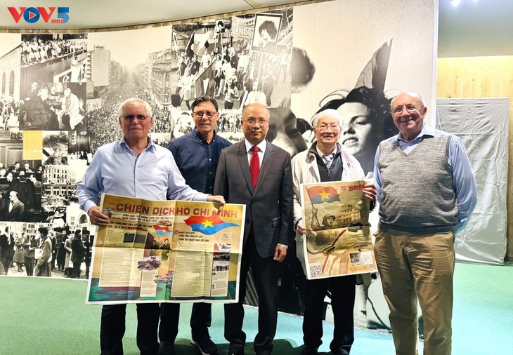 Feier zum 50. Jahrestag der Befreiung des Südens und der Wiedervereinigung des Landes im Ausland - ảnh 4