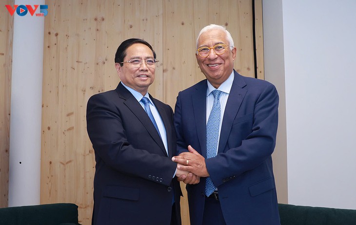 Premierminister Pham Minh Chinh trifft Spitzenpolitiker am Rande der UN-Ozeankonferenz in Frankreich - ảnh 2