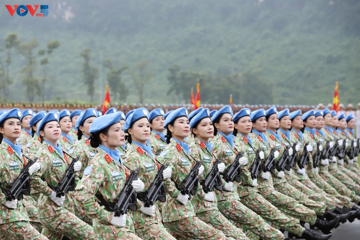 Die „Stahlrosen” in der Armee - ảnh 1