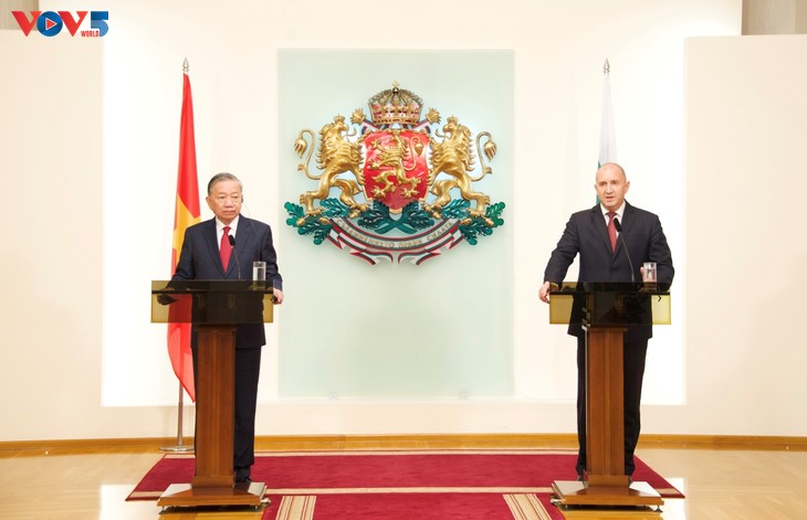 Vietnam und Bulgarien werten die Beziehungen zur strategischen Partnerschaft auf - ảnh 1