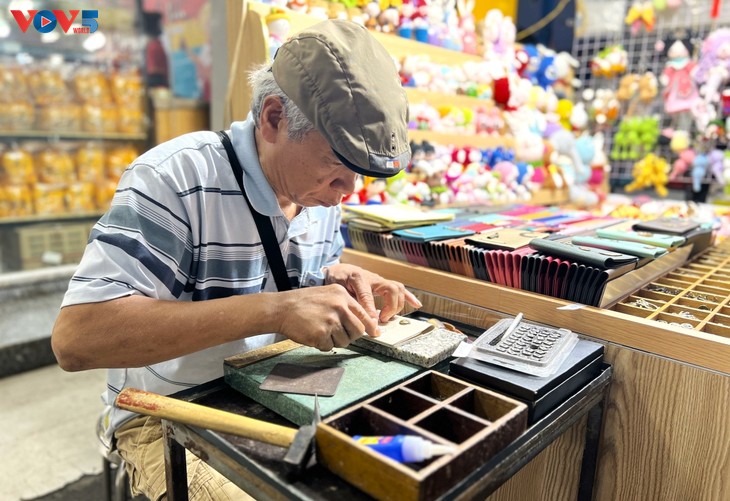 Lebhafter Nachtmarkt von Phu Quoc - ảnh 5