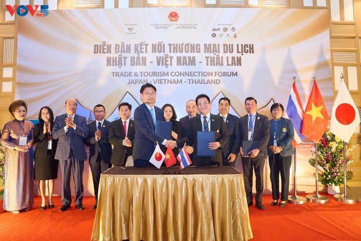 Forum de connexion commerciale et touristique entre le Japon, la Thaïlande et le Vietnam - ảnh 1