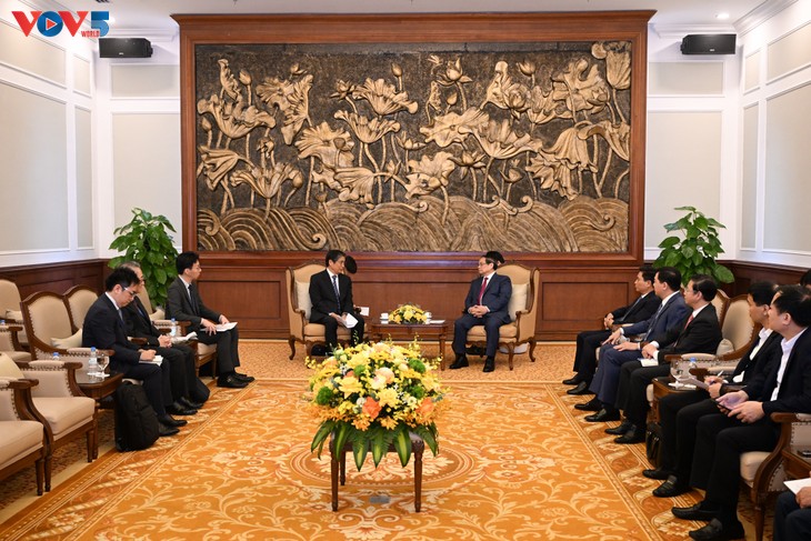 Pham Minh Chinh reçoit l’ambassadeur du Japon - ảnh 1