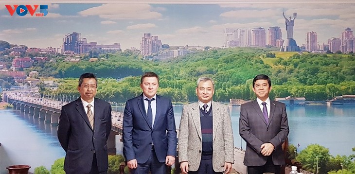 Cepat membentuk Pusat ASEAN dan Komite ASEAN di Ukraina - ảnh 1