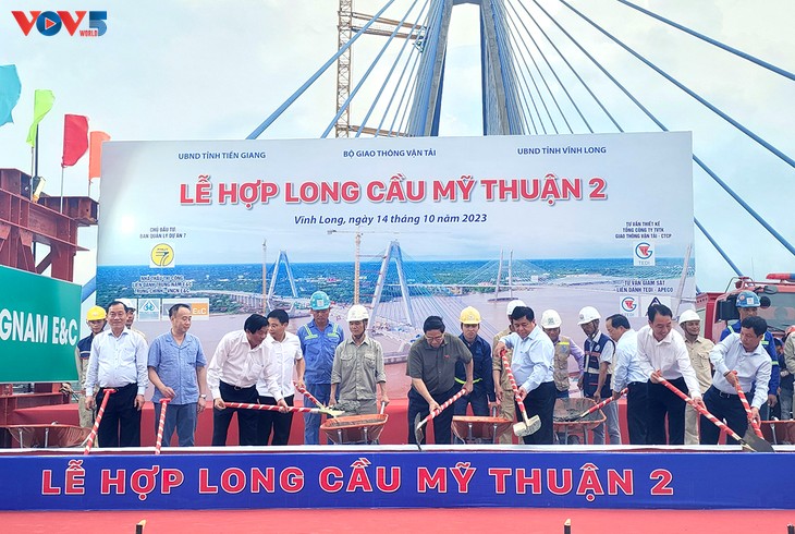 PM Pham Minh Chinh Hadiri Upacara Penghubungan Jembatan My Thuan 2 - ảnh 1