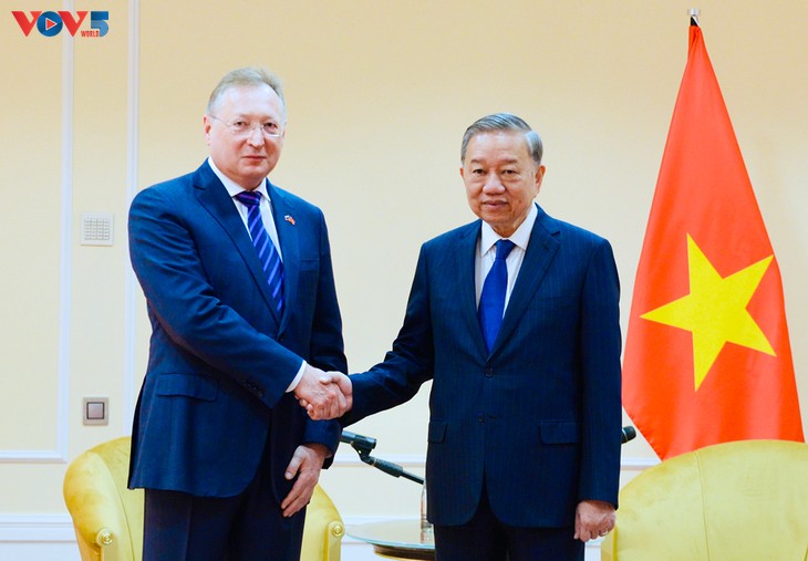 Sekjen To Lam Hadiri Forum Badan Usaha Vietnam-Rusia - ảnh 3