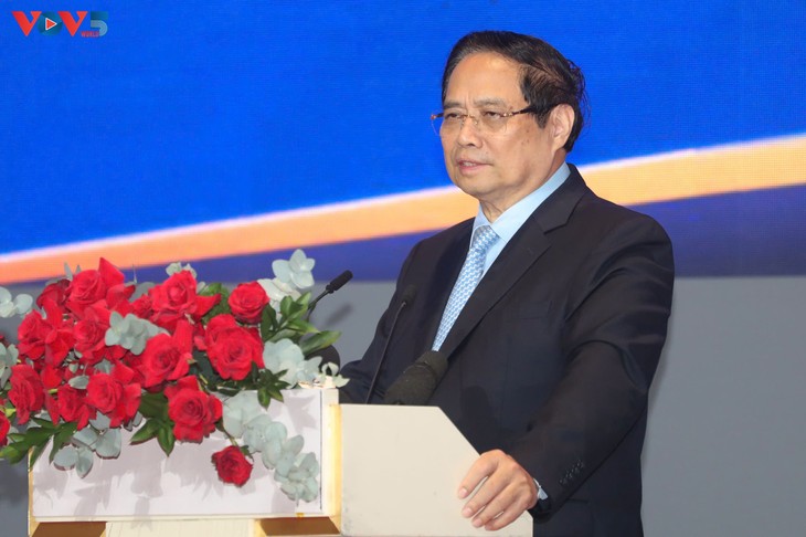 PM Pham Minh Chinh: Pusat Keuangan Internasional Harus Menciptakan Ruang bagi Pilar-Pilar Baru dari Keuangan pada Masa Depan - ảnh 1