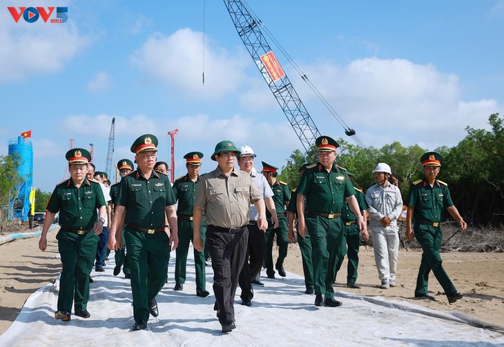 PM Vietnam, Pham Minh Chinh Meminta Penyelesaian Jalan Tol Ruas Hau Giang (Lama) - Ca Mau sebelum 31 Januari 2026 - ảnh 1