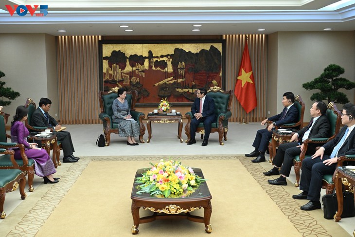 Vietnam dan Kamboja Perlu Percepat Konektivitas Infrastruktur dan Kembangkan Infrastruktur Perdagangan Perbatasan - ảnh 1