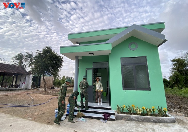 Hari Raya Tet yang Damai Tenteram di Setiap Rumah - ảnh 5