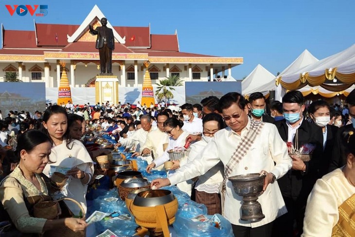 Kegiatan-kegiatan Memperingati 100 Tahun Hari Lahirnya Presiden Kaysone Phomvihane - ảnh 1