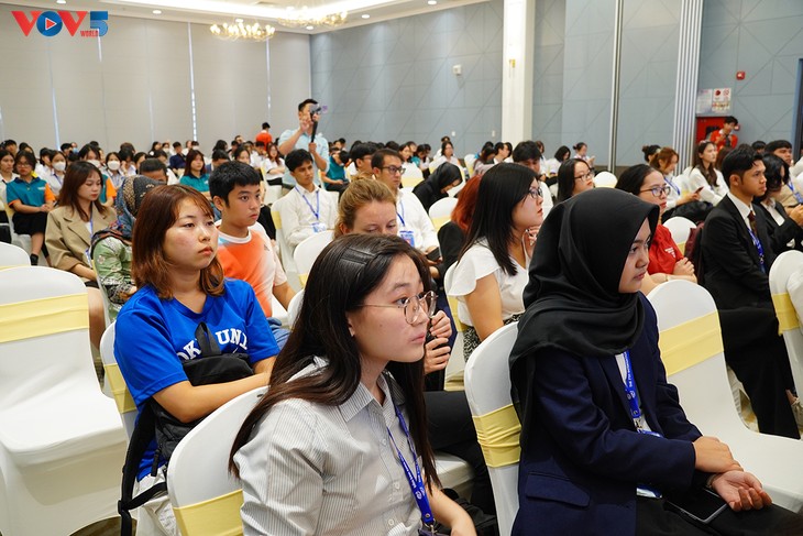 Junge Menschen nutzen die digitale Transformation zur Förderung traditioneller Werte - ảnh 1