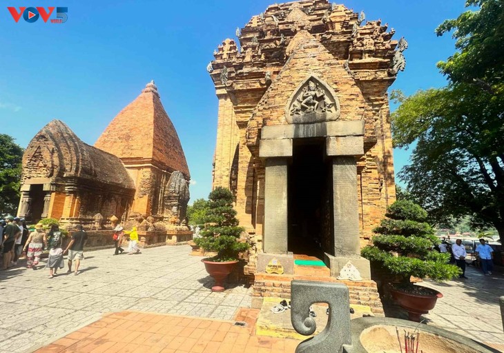 Entdeckung der alten Cham-Türme: Lebendiges Erbe im Herzen von Khanh Hoa - ảnh 2