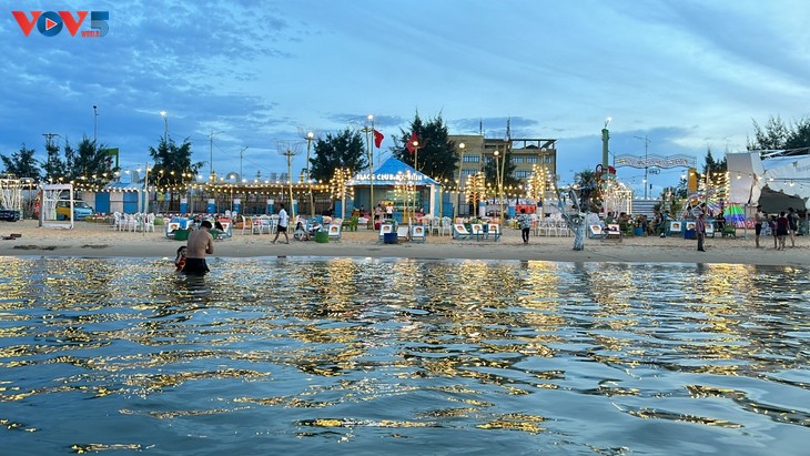 Thien Cam: Wenn die Meereswirtschaft mit dem Tourismus abhebt - ảnh 2