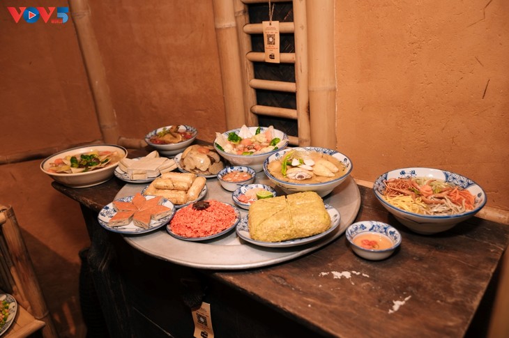 Die Atmosphäre Hanois während der Subventionszeit durch die „Straßenbahnlinie 6” nachempfunden - ảnh 4