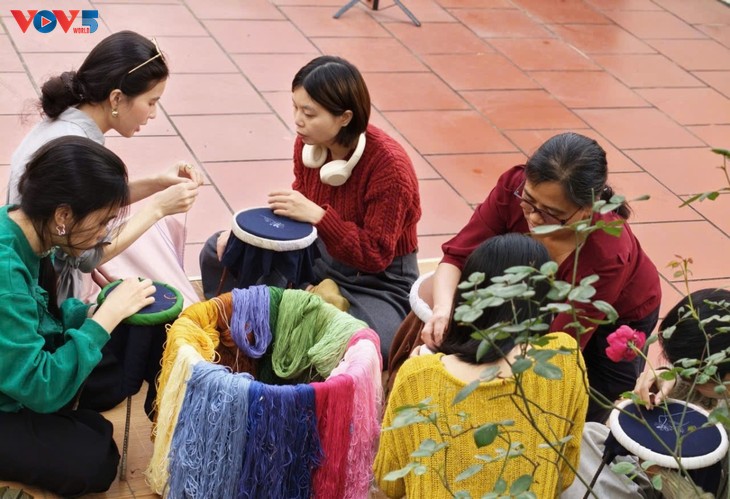 Die vietnamesische Kultur durch Handstickerei erleben - ảnh 1