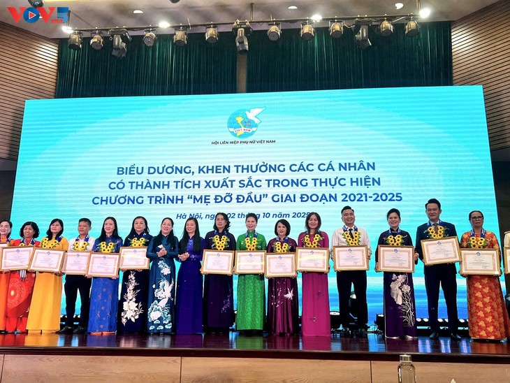 베트남 여성, 지속가능한발전에 기여한 발자취 확인 - ảnh 3