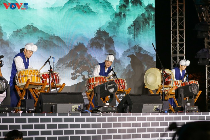 하노이 도심에서 열린 ‘2025 한국 돌담길 문화축제’ - ảnh 11