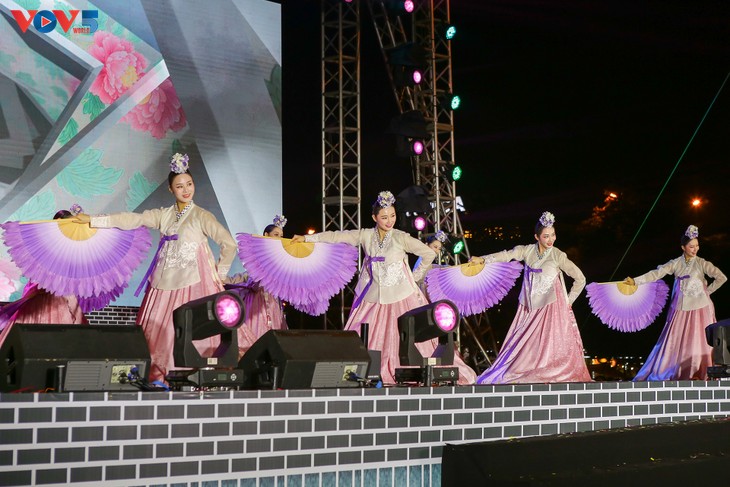 하노이 도심에서 열린 ‘2025 한국 돌담길 문화축제’ - ảnh 13