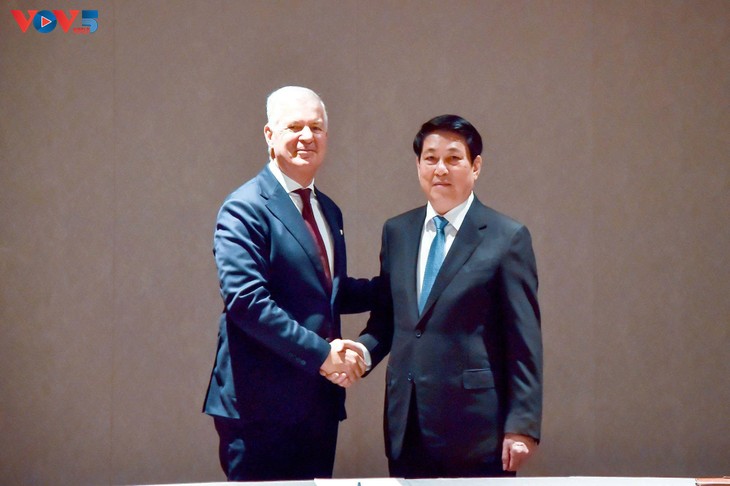 ‘APEC 참석’ 르엉 끄엉 국가주석, 롯데그룹 회장 등 글로벌 기업 및 경제 리더 접견 - ảnh 3