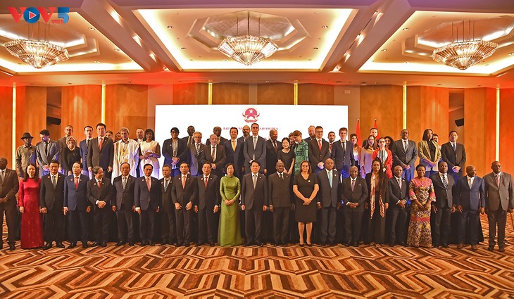 Peringatan HUT ke-50 Hubungan Diplomatik Vietnam-Angola: Membawa Hubungan Bilateral ke Level Baru - ảnh 1