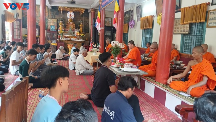 Festival Sene Dolta yang Meriah dari Masyarakat Etnis Khmer - ảnh 1
